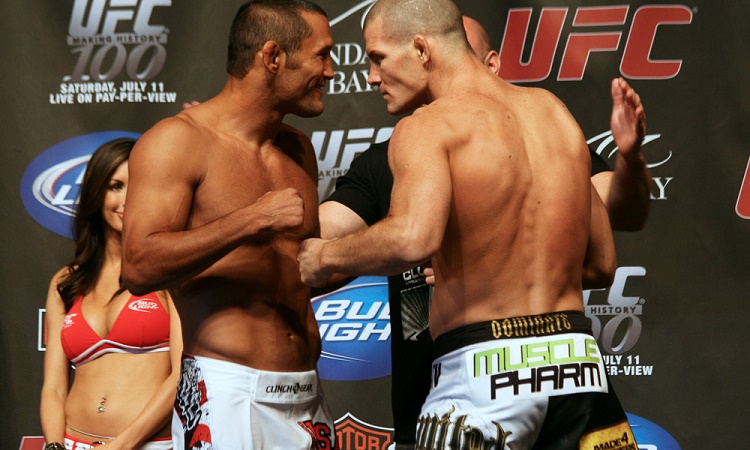 dan-henderson-michael-bisping-ufc-100