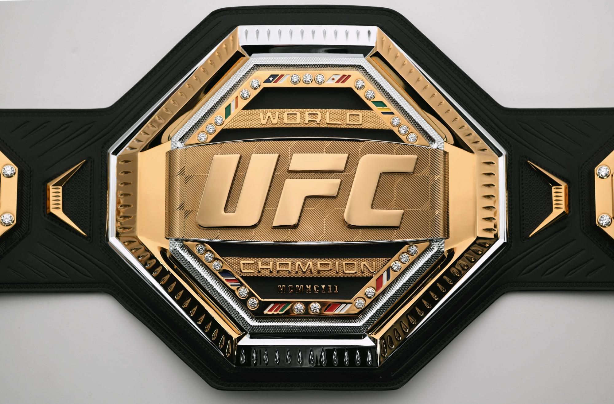 UFC prezentuje nowy mistrzowski pas z ikoną Polski MMAROCKS