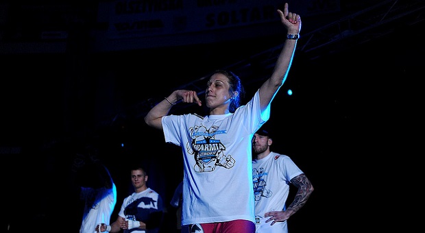 Joanna Jędrzejczyk pewnie wypunktowała Karlę Benitez na Arenie MMA