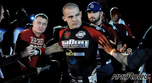 Michał Fijałka przed Areną Berserkerów 6