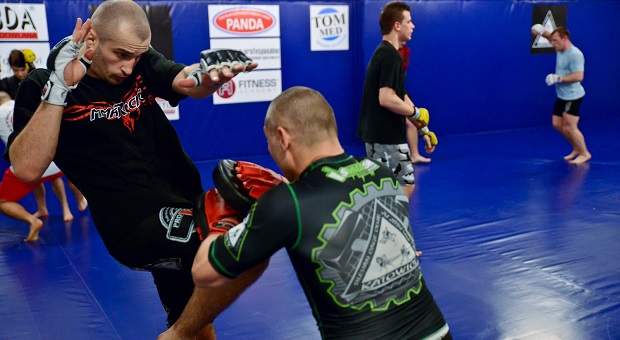 Artur Sowiński trenuje przed KSW 26