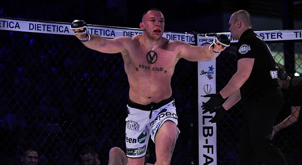 Wojciech Janusz po wygranej walce na Fight Night Gryf Arena 2