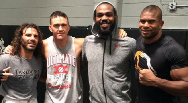 Jon Jones nie ma nic przeciwko walce z Cainem, Werdum ostrzega go przed zmianą dywizji na wyższą