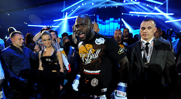 Manhoef kontra Hisaki Kato na listopadowym Bellatorze