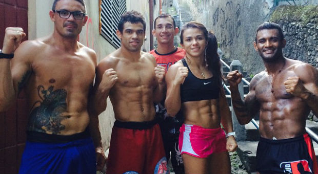 Tak trenuje rywalka Joanny Jędrzejczyk czyli materiał UFC o Claudii Gadelhi