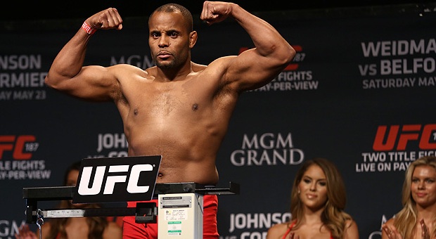 Daniel Cormier nowym mistrzem UFC w wadze półciężkiej. DC odklepał Anthony’ego Johnsona!