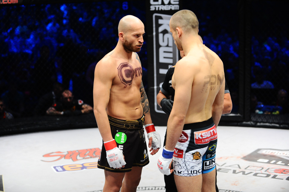 Kamil Szymuszowski pokonuje Macieja Jewtuszkę na KSW 31