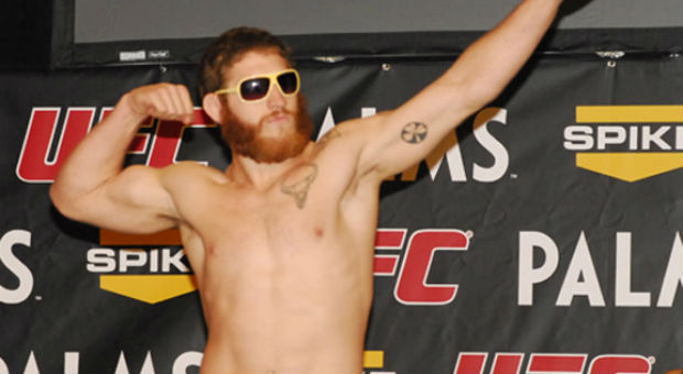 Tom Lawlor i Johnny Case przedłużają umowy z UFC