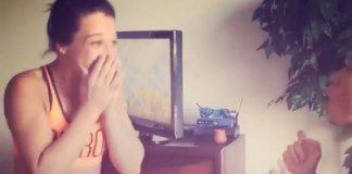 Fanka przyjmuje cios w brzuch od Joanny Jędrzejczyk (WIDEO)