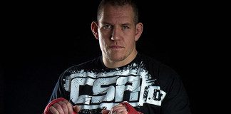 UFC podpisało kontrakt z perspektywicznym 36-letnim zawodnikiem wagi ciężkiej