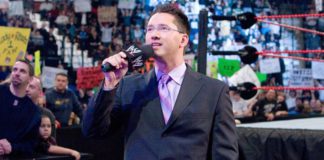 Były komentator WWE, Todd Grisham podpisuje kontrakt z UFC