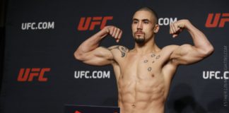 Whittaker wygrywa z Romero, Australijczyk tymczasowym mistrzem UFC