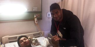 Zdjęcie dnia: Alistair Overeem odwiedza byłego przeciwnika w szpitalu