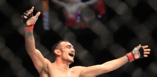 Darmowe walki przed UFC 216: Lee demoluje Matthewsa, Ferguson dusi Trujillo