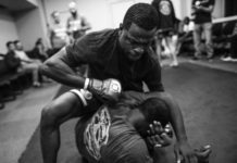 Nokaut tygodnia: Tywan Claxton niszczy przeciwnika latającym kolanem na gali Bellator 186