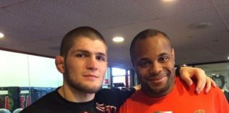 Zostanie pobity tak mocno, że będzie chciał iść w zapasy – Cormier o walce Khabiba z Floydem Khabib Nurmagomedov i Daniel Cormier miocic