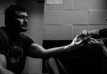 Matt Mitrione pokonał Roya Nelsona decyzją sędziów i awansował do półfinału turnieju wagi ciężkiej