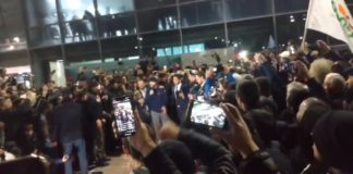 WIDEO: Khabib Nurmagomedov powitany przez fanów na lotnisku w Dagestanie
