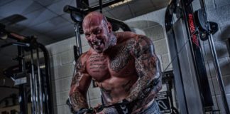 150-kilogramowy olbrzym Martyn Ford zawalczy w MMA