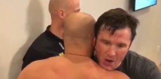 Szacunek po walce – Fedor daje Sonnenowi prezent w szatni