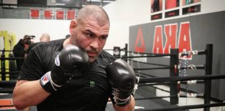 Daniel Cormier zapowiada „powrót króla” Caina Velasqueza