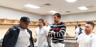 Rockhold: Jones próbuje manipulować Cormierem, aby ten zszedł do wagi półciężkiej