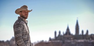 On się nigdzie nie wybiera – Donald Cerrone o emeryturze McGregora Donald Cerrone: Nie mogłem odnaleźć się w walce, ale dotarło do mnie, że muszę jechać z tym skurwy@#$!%