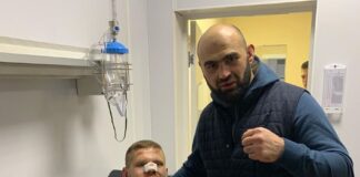 Zdjęcie dnia: Shamil Abdurakhimov odwiedza Marcina Tyburę w szpitalu