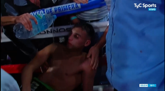 Odszedł kolejny bokser. 23-letni Hugo Santillan zmarł wskutek obrażeń w ringu