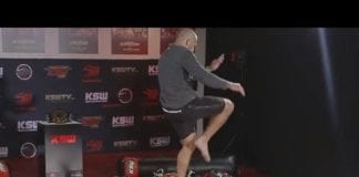 Phil de Fries demonstruje latające kolano na media treningu przed KSW 50