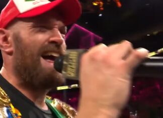 „Gypsy King” i klasyczna celebracja w ringu. Śpiewający Fury po wygranej z Wilderem (WIDEO)