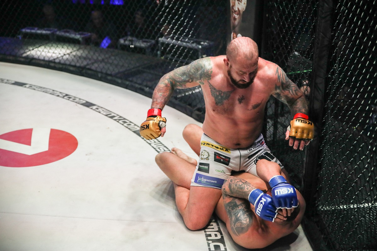 KSW 67 Phil De Fries zdominował Stosicia w parterze! Szósta obrona tytułu w wykonaniu Anglika MMAROCKS