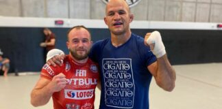 Mateusz Rębecki zamierza zejść do kategorii piórkowej