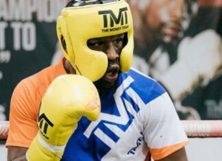 Floyd Mayweather Jr. zawalczy w listopadzie w pokazowej walce przeciwko kolejnemu Youtuberowi