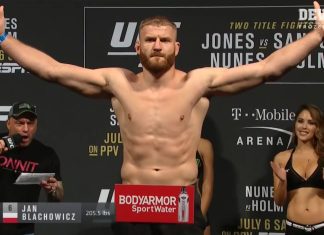 Przetasowania w rankingu wagi półciężkiej UFC ominęły Jana Błachowicza