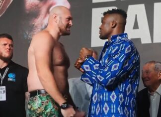 Francis Ngannou twarzą w twarz z Tysonem Furym oraz… jego ojcem przed debiutem w boksie (WIDEO)