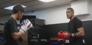 UFC 295 Embedded: Alex Pereira na treningu ze swoimi synami (WIDEO)