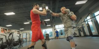 UFC 295 Embedded: „Pavlovich jest najsilniejszym gościem w American Top Team”