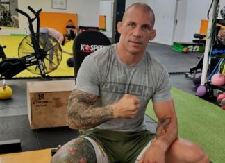 „Szybki wjazd, ciosy i nokaut”. Damian Janikowski gotów na mocną walkę z Zerhounim