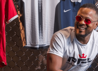 Były piłkarz Manchesteru United, Patrice Evra, podpisał kontrakt z PFL