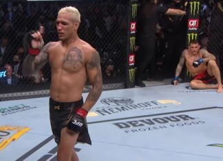 Charles Oliveira poddaje Dustina Poiriera. UFC przypomina mistrzowską walkę (WIDEO)