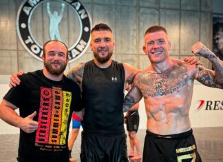 Zdjęcie dnia: Dwóch rywali na jednej macie. Mateusz Rębecki i „The Problem” w American Top Team