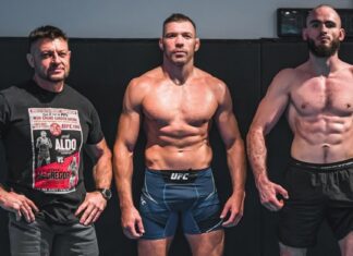 Trener Du Plessisa ruga Chimaeva. „Patrząc na poziom jego stójki, nie dopuściłbym go do…”