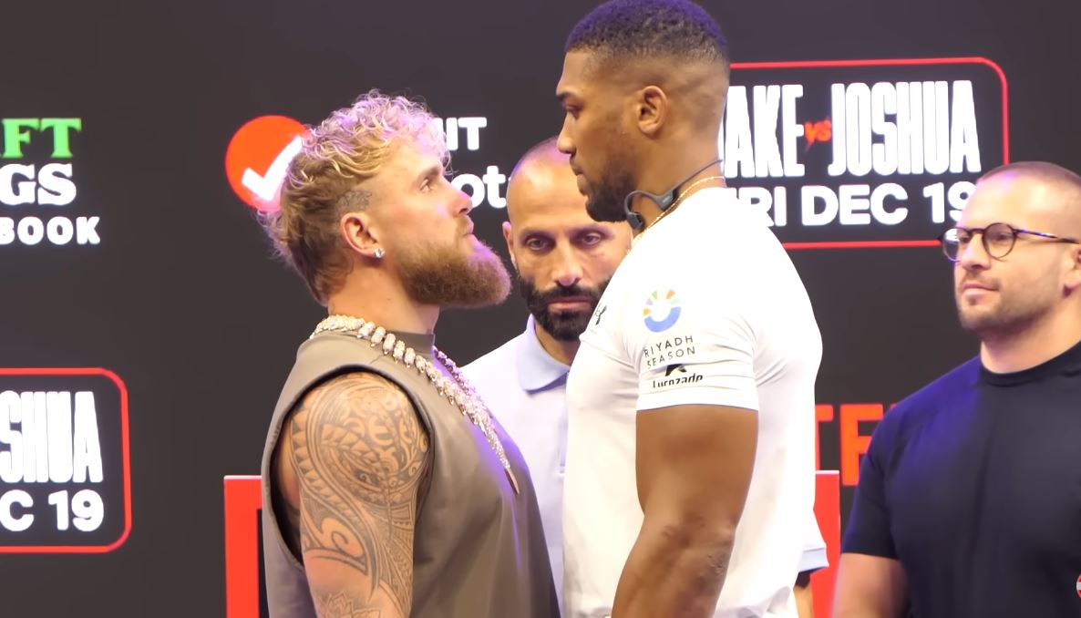 Anthony-Joshua-goruje-nad-Jakeiem-Paulem-podczas-pierwszego-spotkania-twarza-w-twarz-przed-walka.jpg
